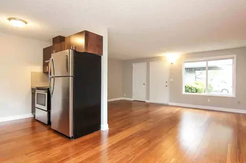 17340 SW Oak St, Aloha, OR 97007