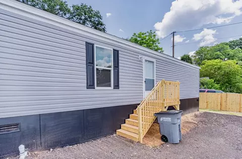 923 W Lee Rd, Taylors, SC 29687