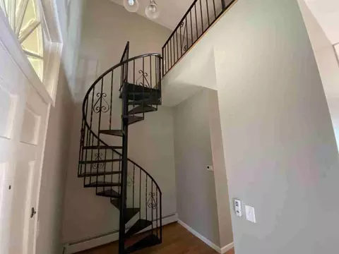 1105 N Stephenson Hwy, Royal Oak, MI 48067