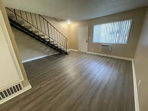 587 Silverwood Ave, Upland, CA 91786