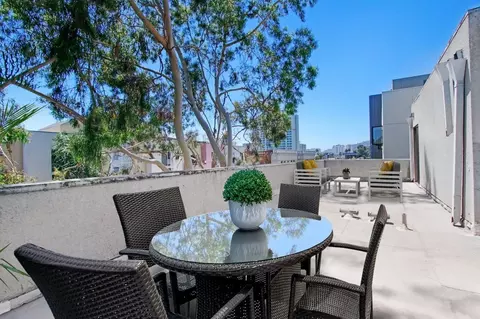 1807 N Las Palmas Ave, Los Angeles, CA 90028