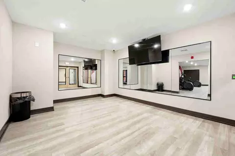 130 W Girard Ave, Philadelphia, PA 19123