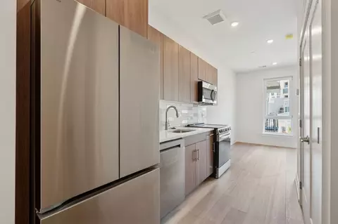 130 W Girard Ave, Philadelphia, PA 19123