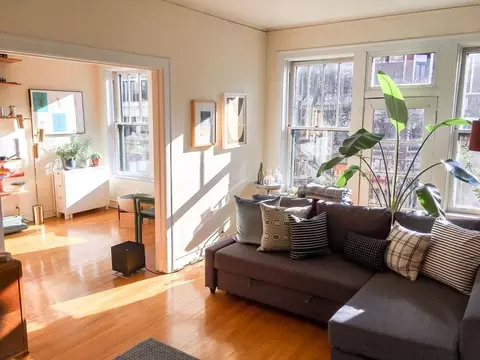 428 W Surf St, Chicago, IL 60657