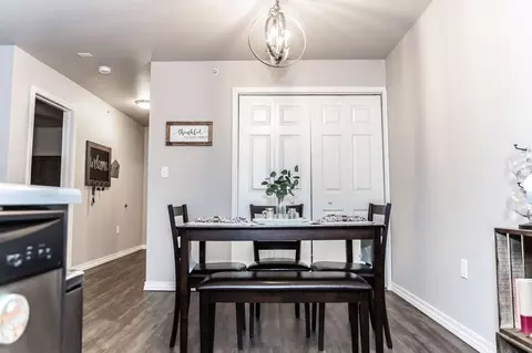 2013 E Cherry St, Springfield, MO 65802 photo 9