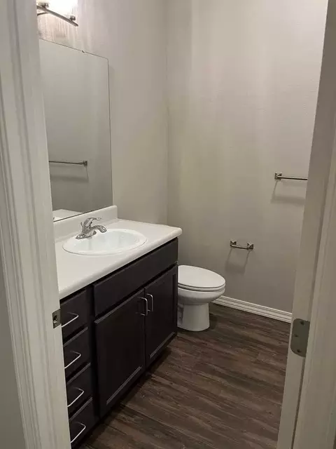 2013 E Cherry St, Springfield, MO 65802 photo 12