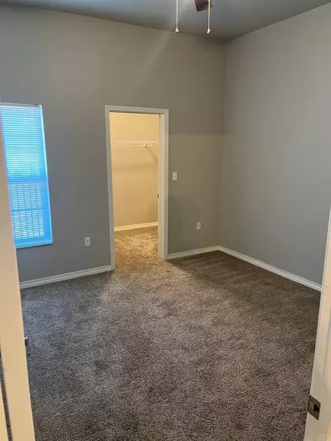 2013 E Cherry St, Springfield, MO 65802 photo 10