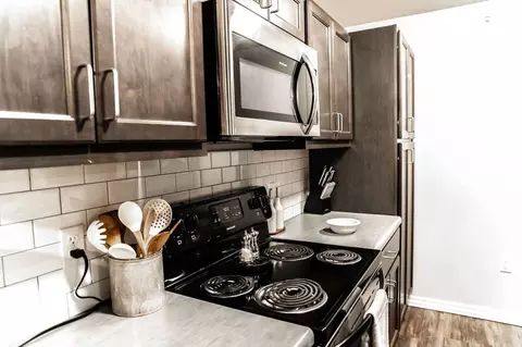 2013 E Cherry St, Springfield, MO 65802 photo 7