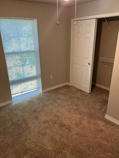 2013 E Cherry St, Springfield, MO 65802 photo 15