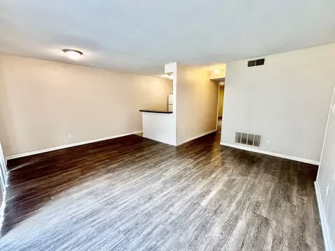 4414 Jarboe St, Kansas City, MO 64111