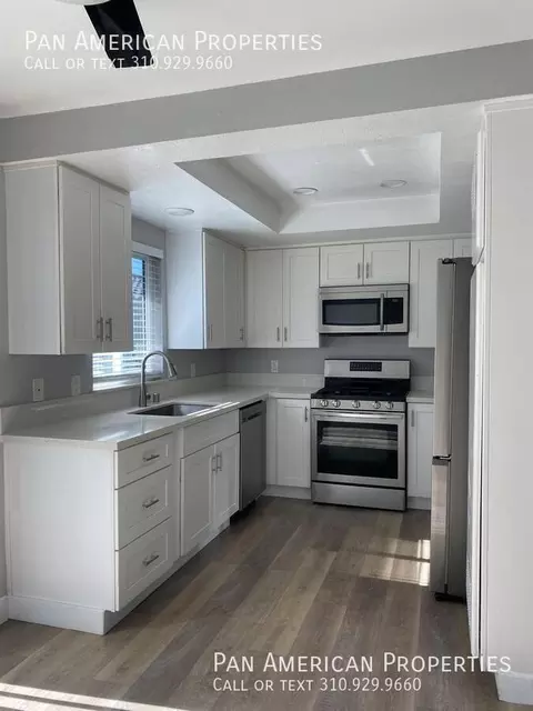 560 Copper Dr, Vista, CA 92083