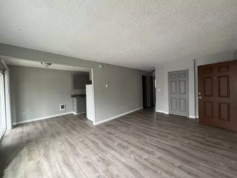 3608 3600 3602 3604 3606 3608 3610 Se 112th, Portland, OR 97266
