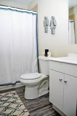 7402 NW 10th St, Oklahoma City, OK 73127