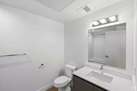 6600 Van Nuys Blvd, Van Nuys, CA 91405