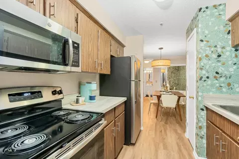 37 Courtney St, Fall River, MA 02720 photo 4