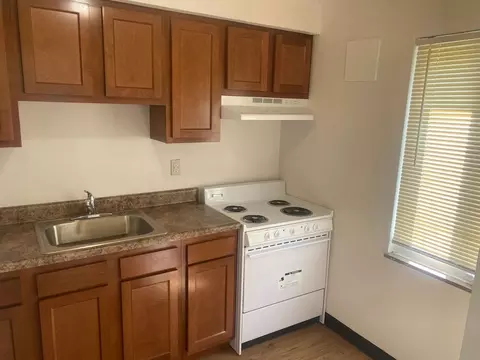 1661 Skyline Dr, Pittsburgh, PA 15227
