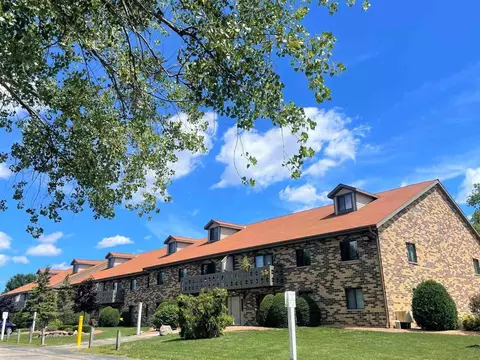 4700 S Supreme Ct, Greenfield, WI 53228