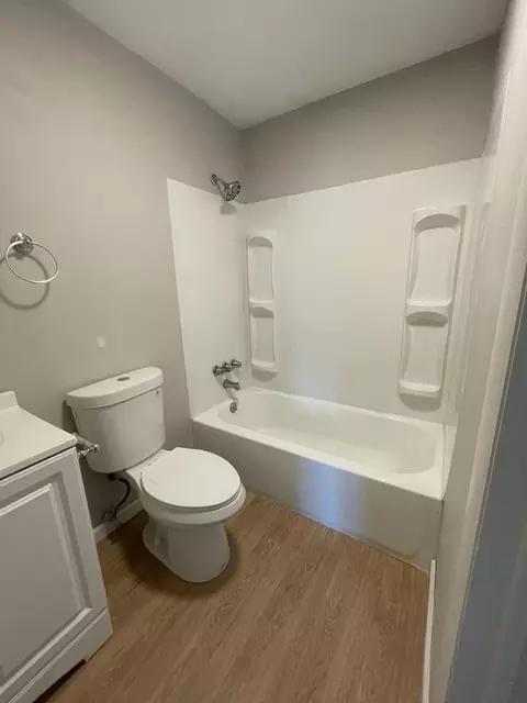 222 Bradley Ave, Waterbury, CT 06708 photo 16