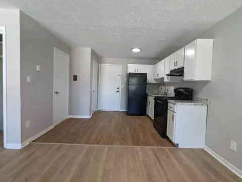 222 Bradley Ave, Waterbury, CT 06708 photo 2