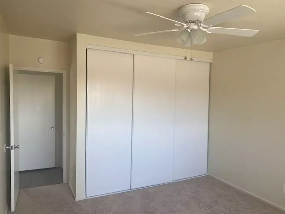  400 N Mentor Ave, Pasadena, CA 91106 photo 3
