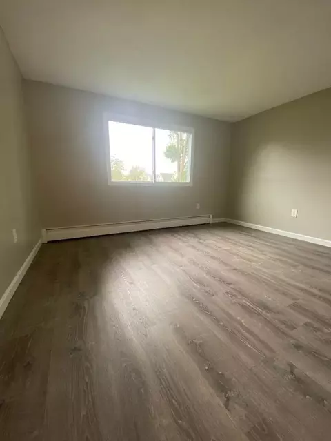 50 Hildreth St, Lowell, MA 01850