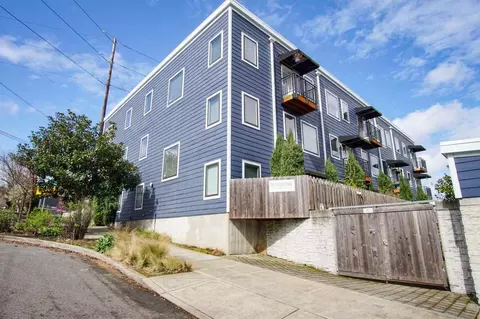 103 S Meade St, Portland, OR 97201
