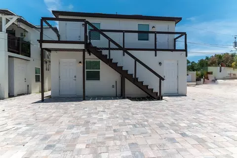 166 17th Ave SE, Saint Petersburg, FL 33701