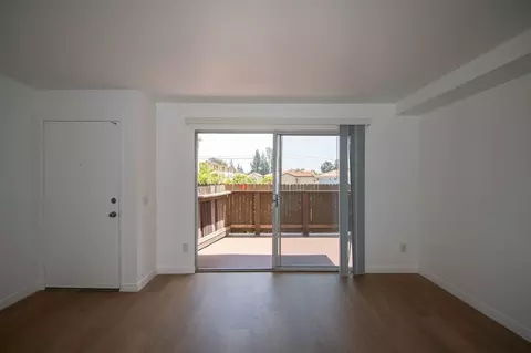 15520 Foothill Blvd, Los Angeles, CA 91342