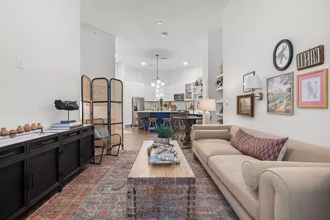 601 Cardinal Ln, Austin, TX 78704 photo 4