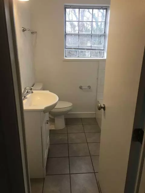 231 Chestnut St, Salem, VA 24153
