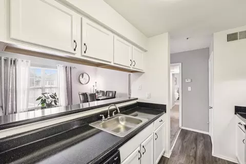 7050 Ducketts Ln, Elkridge, MD 21075