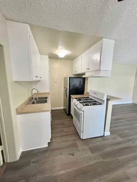 18410 Plummer St, Los Angeles, CA 91325