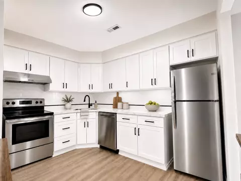23000 Mastick Rd, North Olmsted, OH 44070