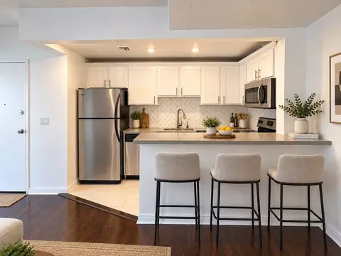649 S Burnside Ave, Los Angeles, CA 90036