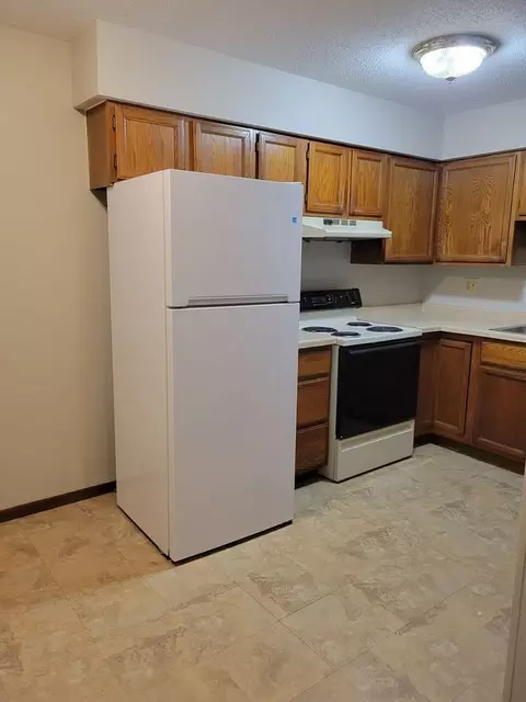 819 S Wasson Ln, River Falls, WI 54022