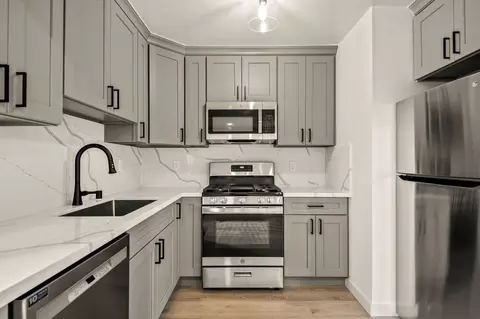 20650 Park Cir E, Cupertino, CA 95014