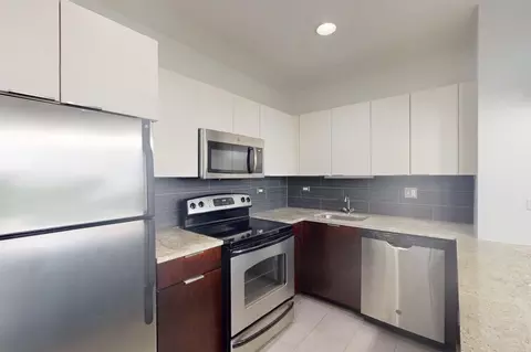 5307 S Hyde Park Blvd, Chicago, IL 60615