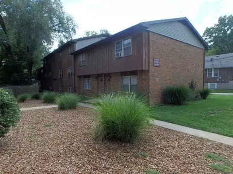 1612 Anthony St, Columbia, MO 65201