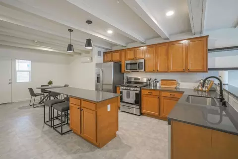 11930 Menaul Blvd NE, Albuquerque, NM 87112