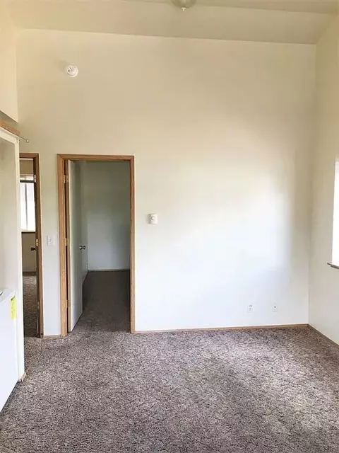 1588 1580 1584 1588 Ferry Aly, Eugene, OR 97401