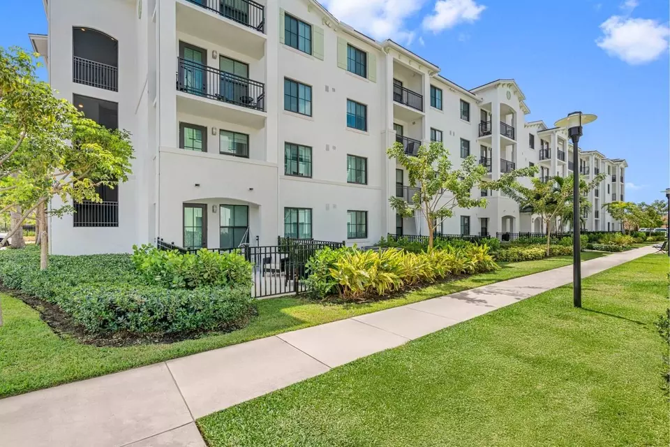  8255 Park Blvd, Miami, FL 33126 photo 14