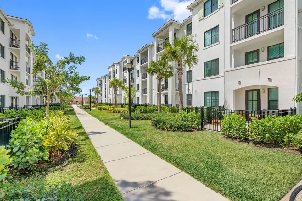  8255 Park Blvd, Miami, FL 33126 photo 13