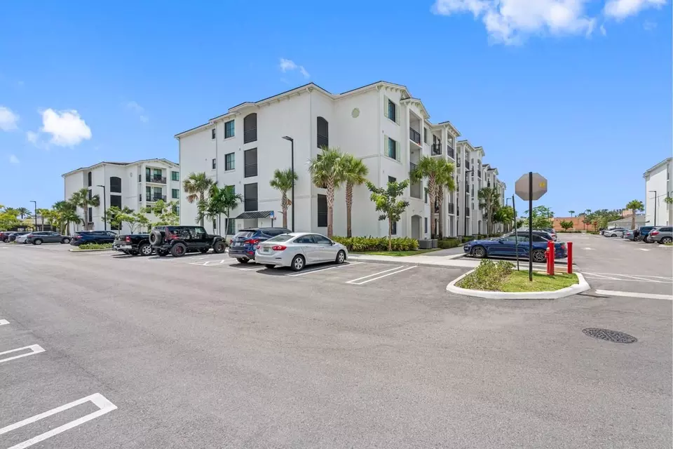  8255 Park Blvd, Miami, FL 33126 photo 5