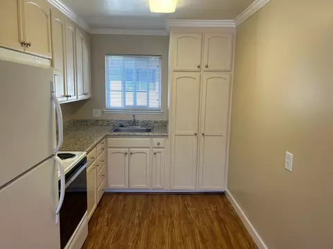 3566 Rolison Rd, Redwood City, CA 94063