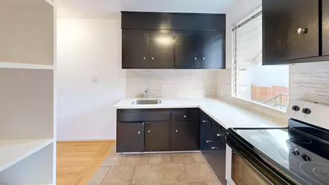 1855 10th Ave, San Francisco, CA 94122