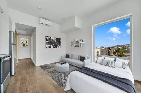 6762 Hawthorn Ave, Los Angeles, CA 90028