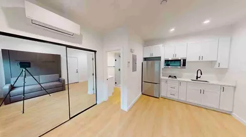 5804 Woodman Ave, Los Angeles, CA 91401