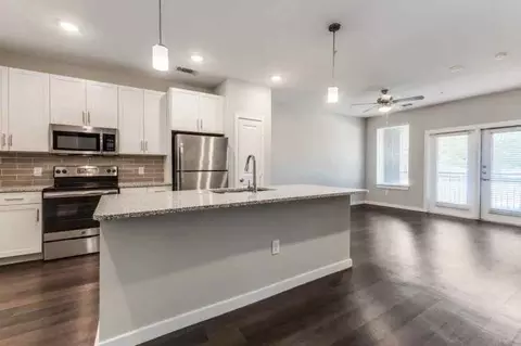 1900 N Beckley Ave, Dallas, TX 75208 photo 9