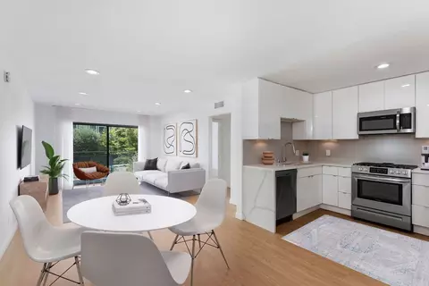 1546 S Bundy Dr, Los Angeles, CA 90025