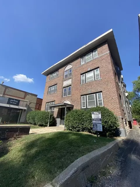 3713 Southwest Trfy, Kansas City, MO 64111